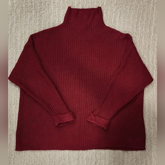 American Eagle Outfitters Fuchia Knit Sweater - Picture 1 of 3